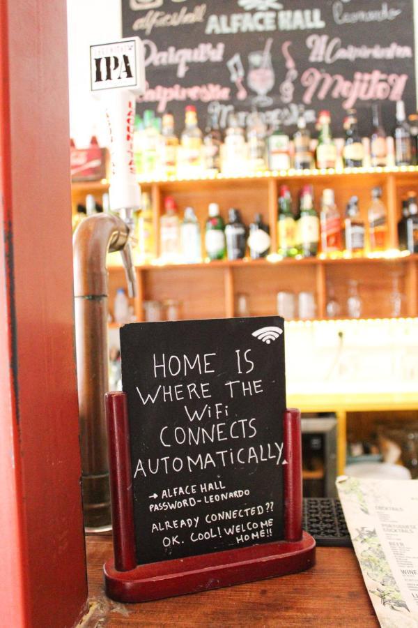 Alface Hall Hostel & Bar ลิสบอน ภายนอก รูปภาพ