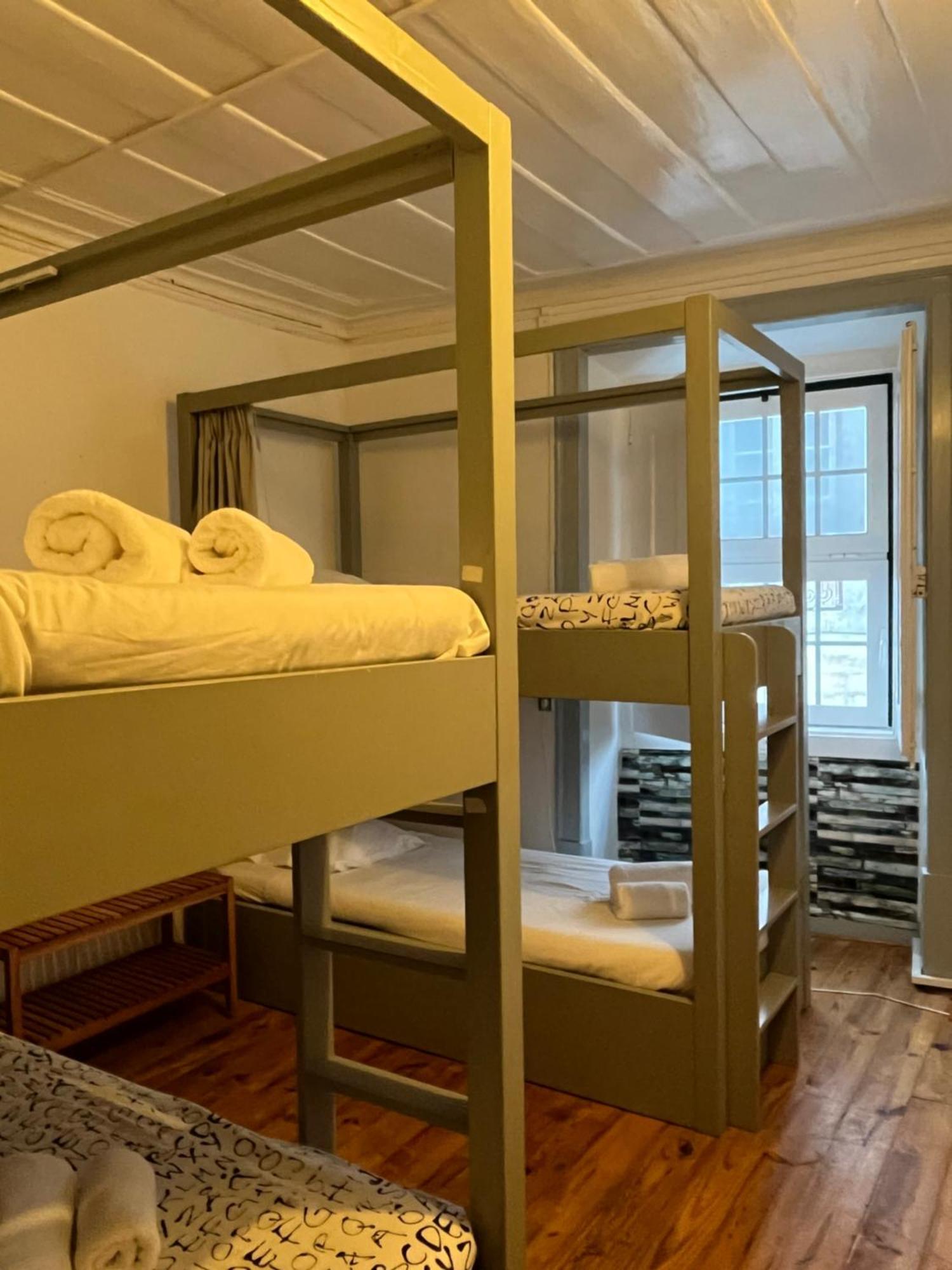 Alface Hall Hostel & Bar ลิสบอน ภายนอก รูปภาพ