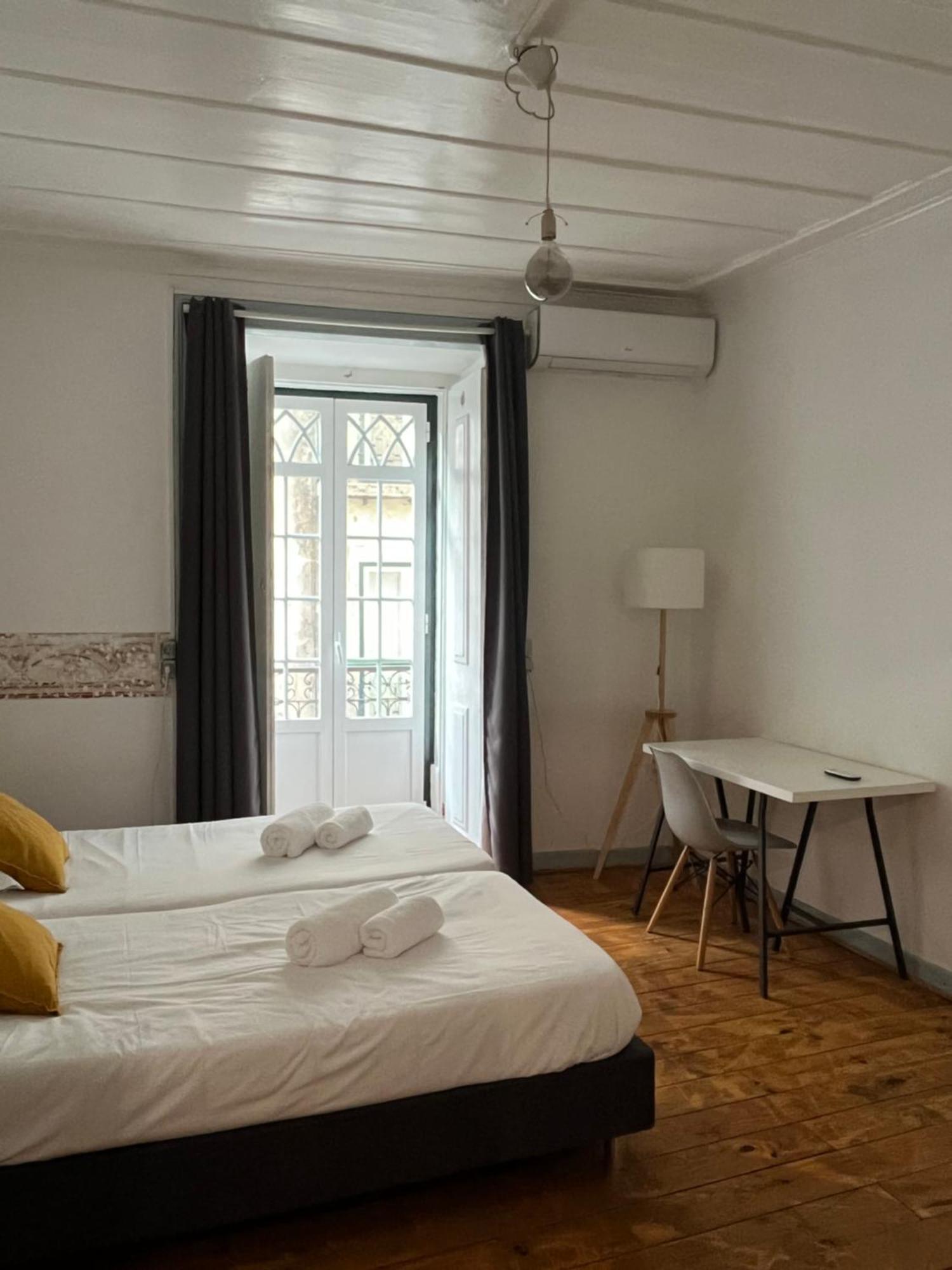 Alface Hall Hostel & Bar ลิสบอน ภายนอก รูปภาพ