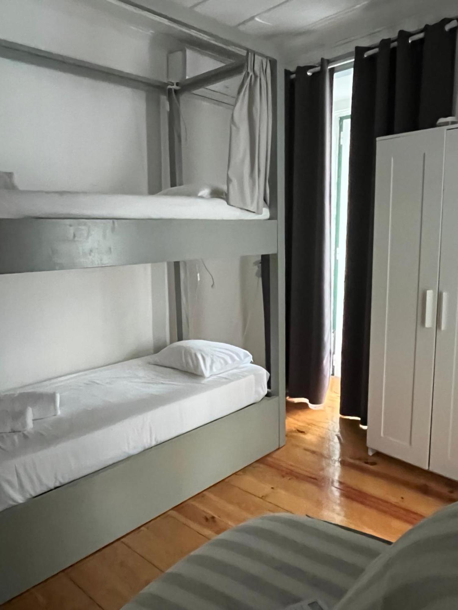 Alface Hall Hostel & Bar ลิสบอน ภายนอก รูปภาพ