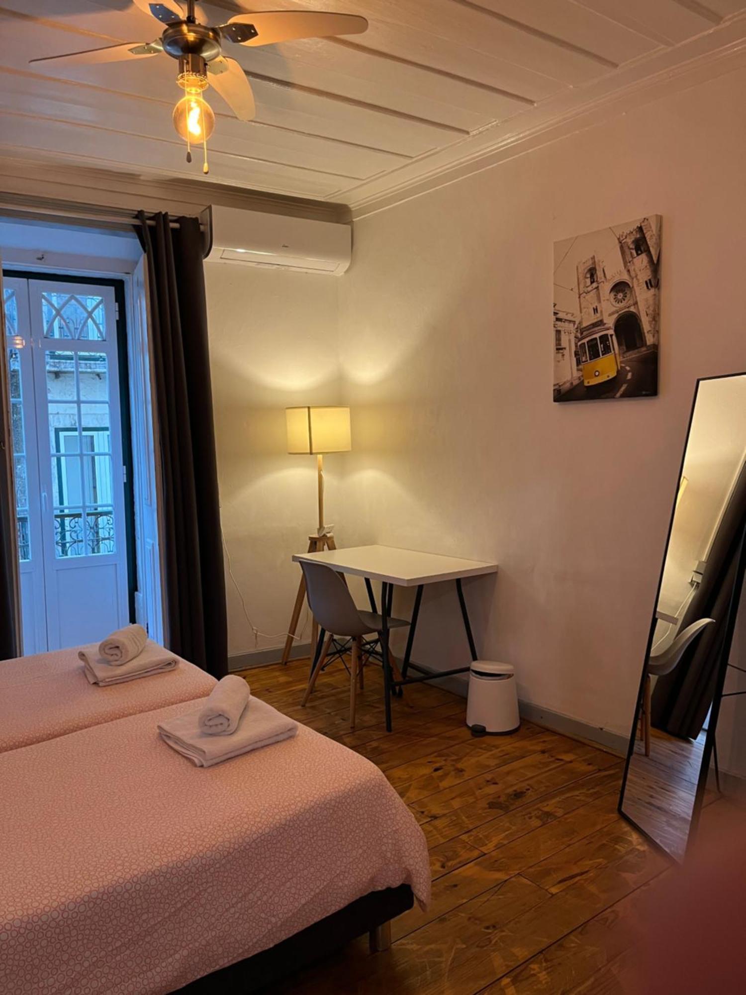 Alface Hall Hostel & Bar ลิสบอน ภายนอก รูปภาพ